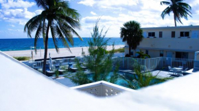 Гостиница Coral Tides Resort & Beach Club  Помпано Бич